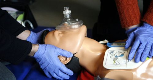 Does the sex of a simulated patient affect CPR?